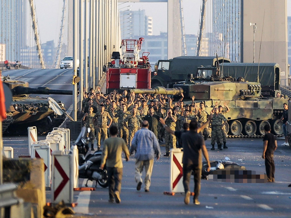 İşte 15 Temmuz Gecesinin Unutulmaz Görselleri ! 40