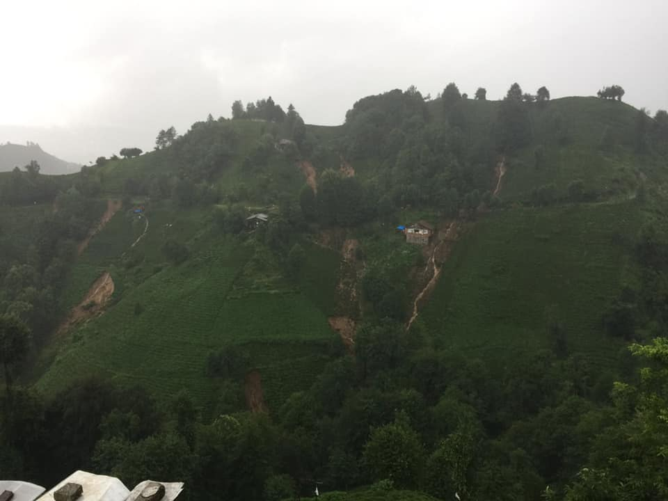 Rize'de hayat sağanak nedeniyle felç oldu! 4