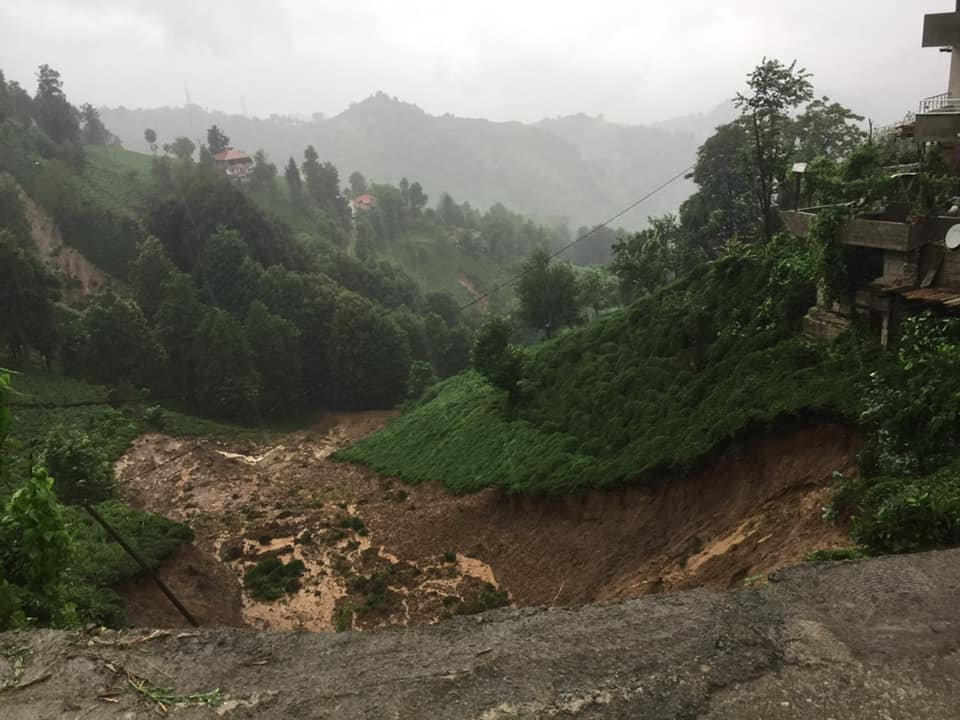 Rize'de hayat sağanak nedeniyle felç oldu! 6