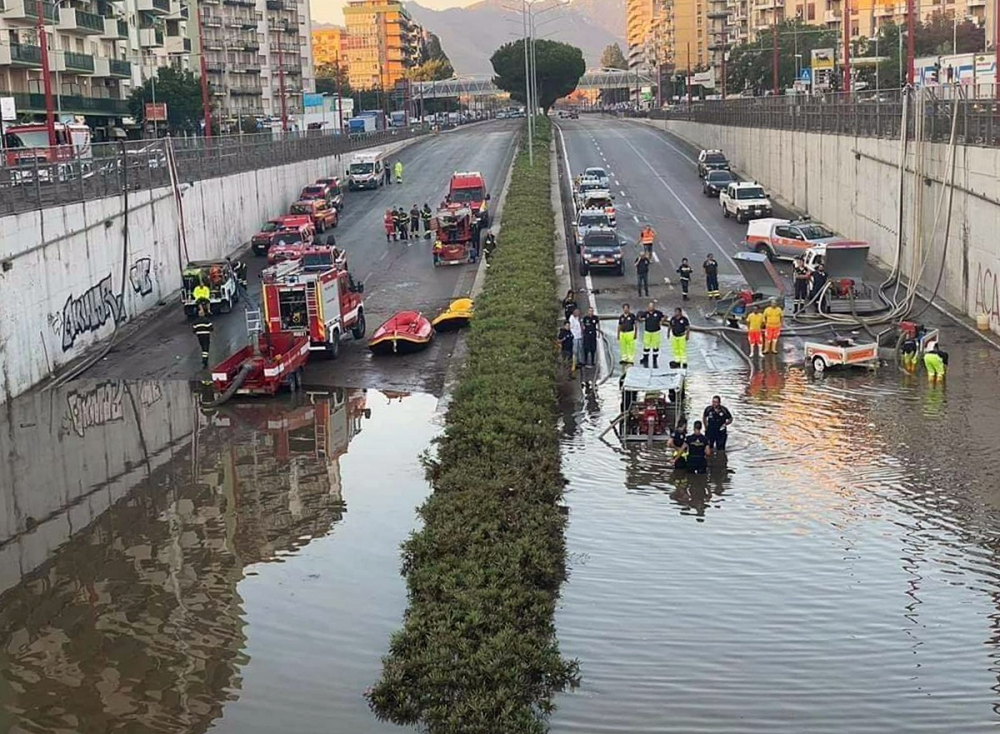 Ünlü yönetmen paylaştı! Kenti sel vurdu 2 kişi öldü 3