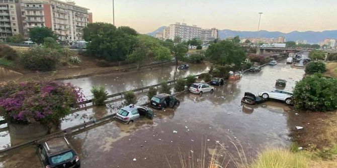 Ünlü yönetmen paylaştı! Kenti sel vurdu 2 kişi öldü