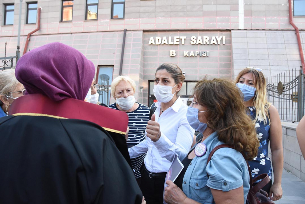 Eşini 15 yerinden bıçaklayan koca: Ufak yaralar açmak için bıçağı ona dokundurdum 2