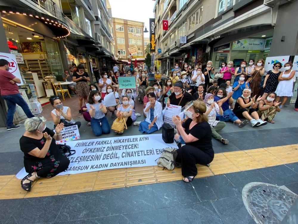 Pınar Gültekin cinayetini protesto eden kadınlara laf atan adama vatandaşlardan tepki 9