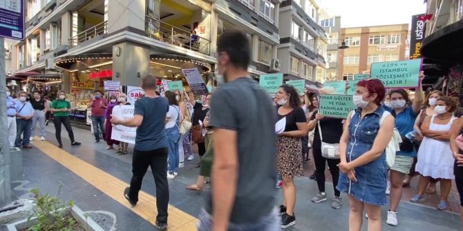 Pınar Gültekin cinayetini protesto eden kadınlara laf atan adama vatandaşlardan tepki