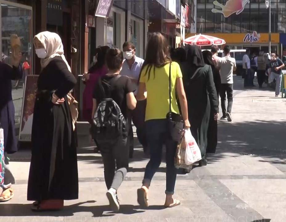 Gaziantep diken üstünde! 18 bin kişi koronavirüs karantinasında 11