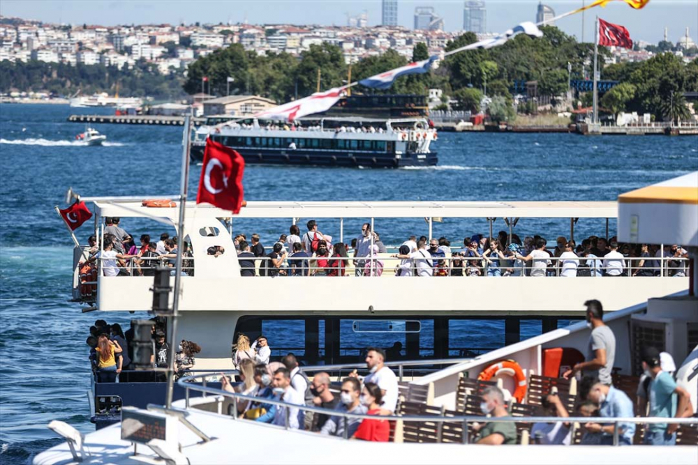 Şehir Hatlarında yoğunluk yaşandı! Maske ve mesafe yok sayıldı 8