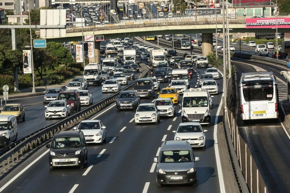 Bayram bitti! Trafik çilesi yeniden başladı 3