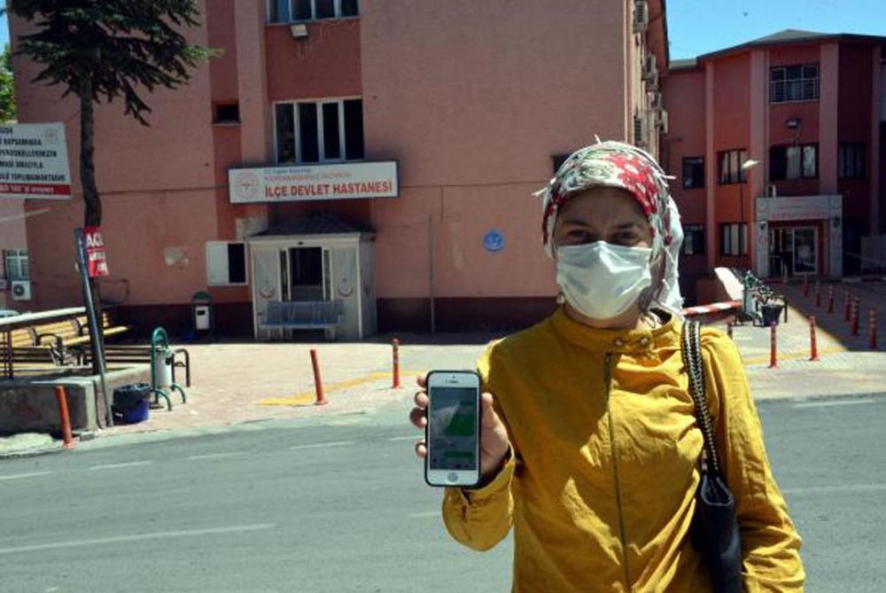 Güvenlik görevlisinin attığı mesajla şoke oldu: Eşin uyuyorsa kapıyı aç 2