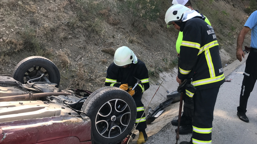 Korkunç kaza! Otomobil su kanalına devrildi 6