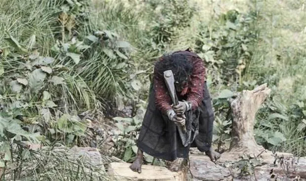 Gördüğünüz en tuhaf kabile: Çiğ et yiyip, kan içiyorlar! 71