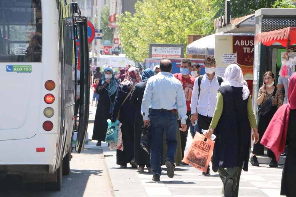 Rakamlar korkutuyor! 2 bin 200 ev için koronavirüs karantinası var 9