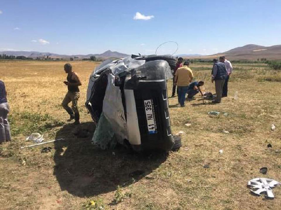 Erzincan'da feci kaza: 1 ölü 4 yaralı 1