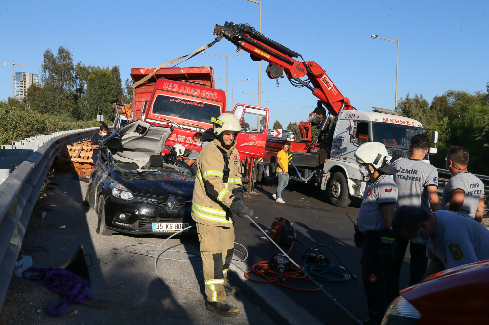 Feci kaza! 1 kişi öldü, 3 kişi yaralandı 2