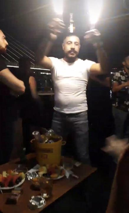 İstanbul Boğazı’nda “dansözlü” yat partisi yaptılar! 2