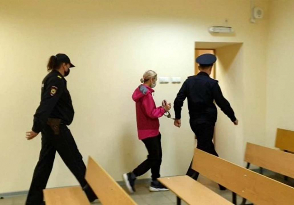 Kendisini aldatan eşini bıçaklayarak öldürdü, kanını içti 10