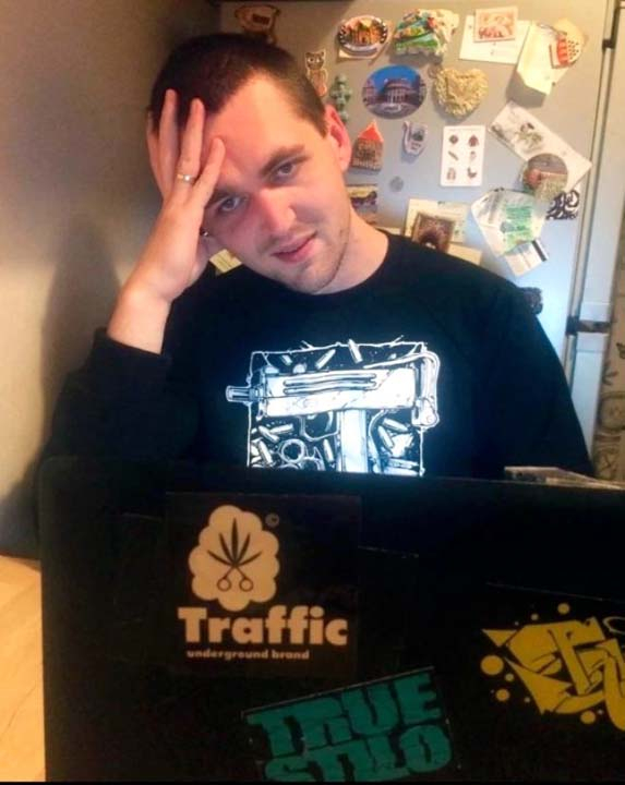 Kendisini aldatan eşini bıçaklayarak öldürdü, kanını içti 4