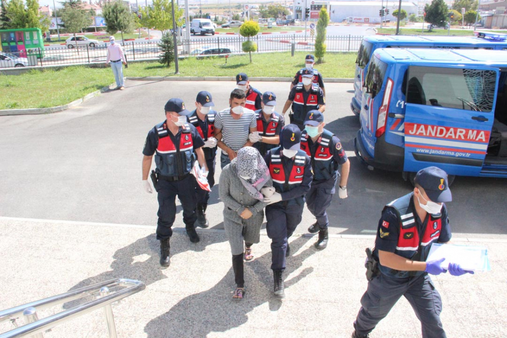 Kocası öğrenince yasak ilişki yaşadığı eski erkek arkadaşını öldürdü: Namusum için yaptım 1