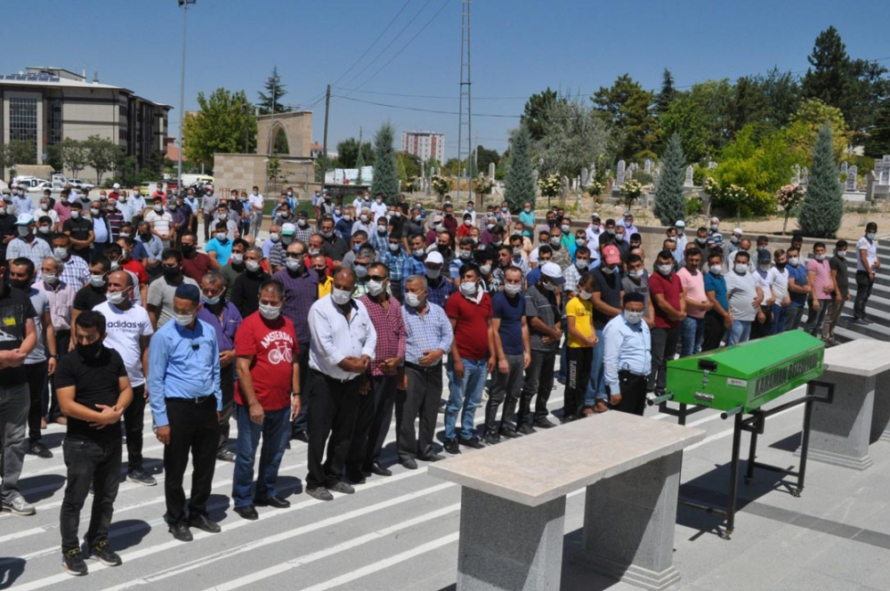 Kocası öğrenince yasak ilişki yaşadığı eski erkek arkadaşını öldürdü: Namusum için yaptım 8