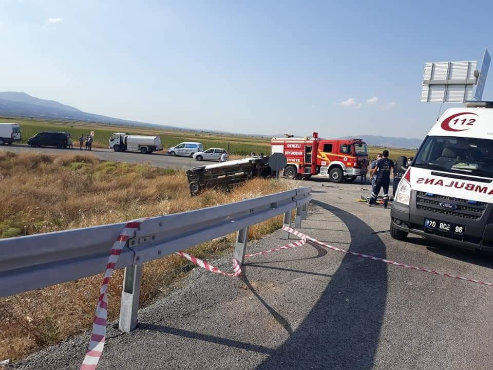 Denizli'de feci kaza! Ölü ve yaralılar var 4