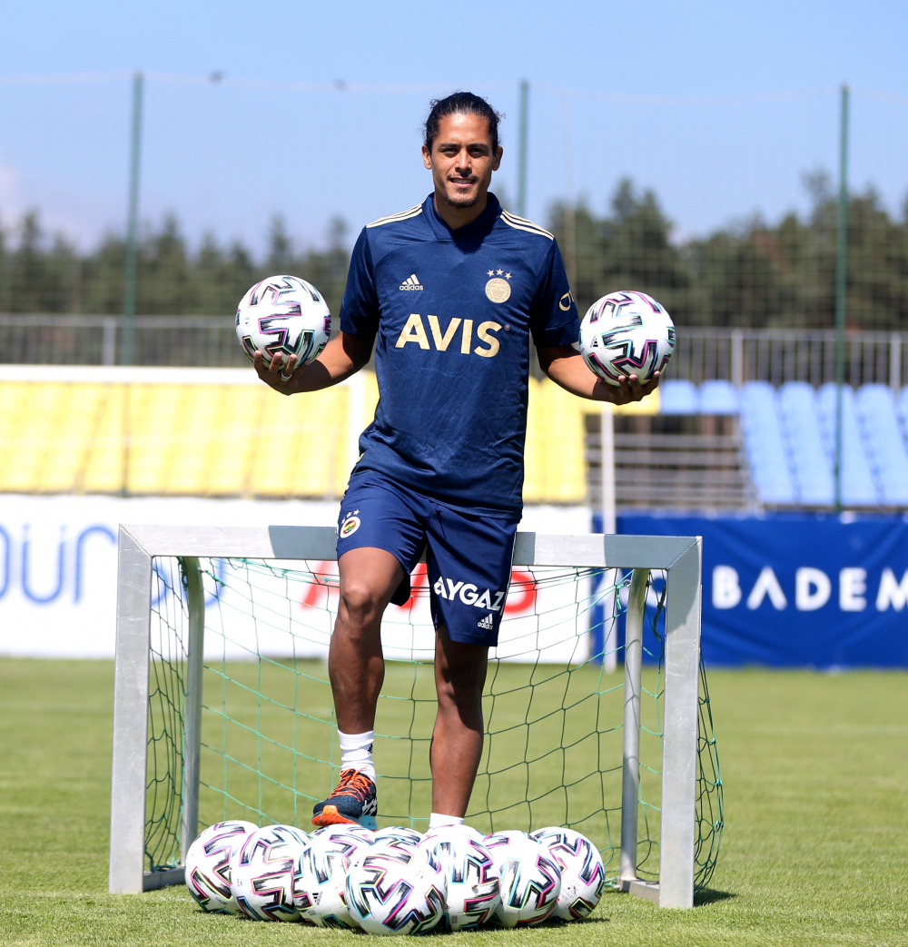 Fenerbahçe'nin yeni transferi Lemos: Fenerbahçe'de olduğum için çok mutluyum! 1