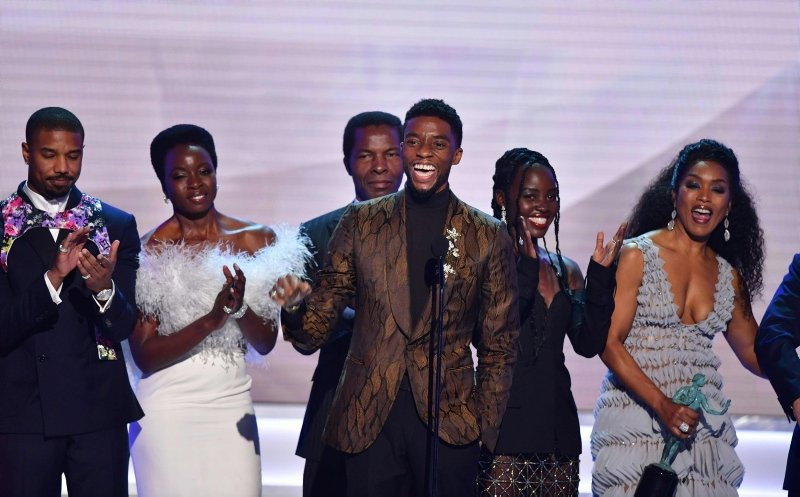 Dünyaca ünlü oyuncu Chadwick Boseman hayatını kaybetti 12