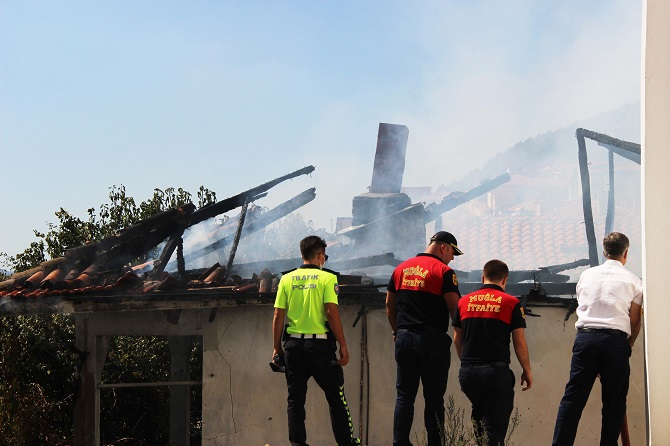 Muğla'da korkutan yangın! Kullanılamaz hale geldi 1