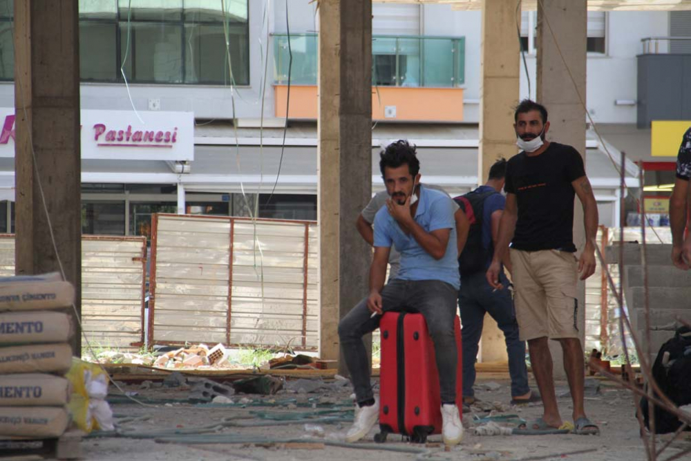 Ücretlerini alamayan işçiler intihar girişiminde bulundu 13