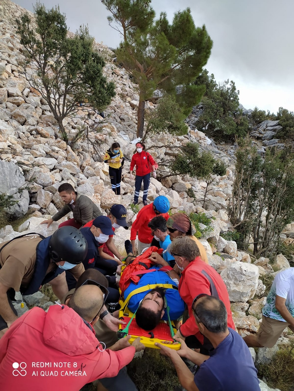 Yamaç paraşütü kazası! Sert zemine düştüler 8