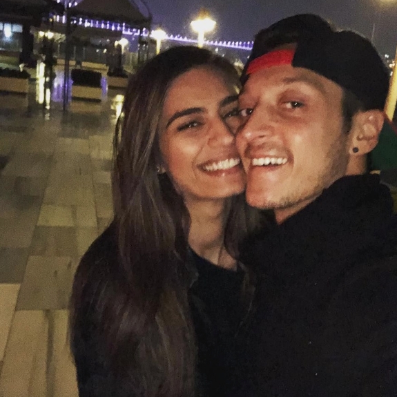 Mesut Özil ile Amine Gülşe ne zaman evlenecek? 4