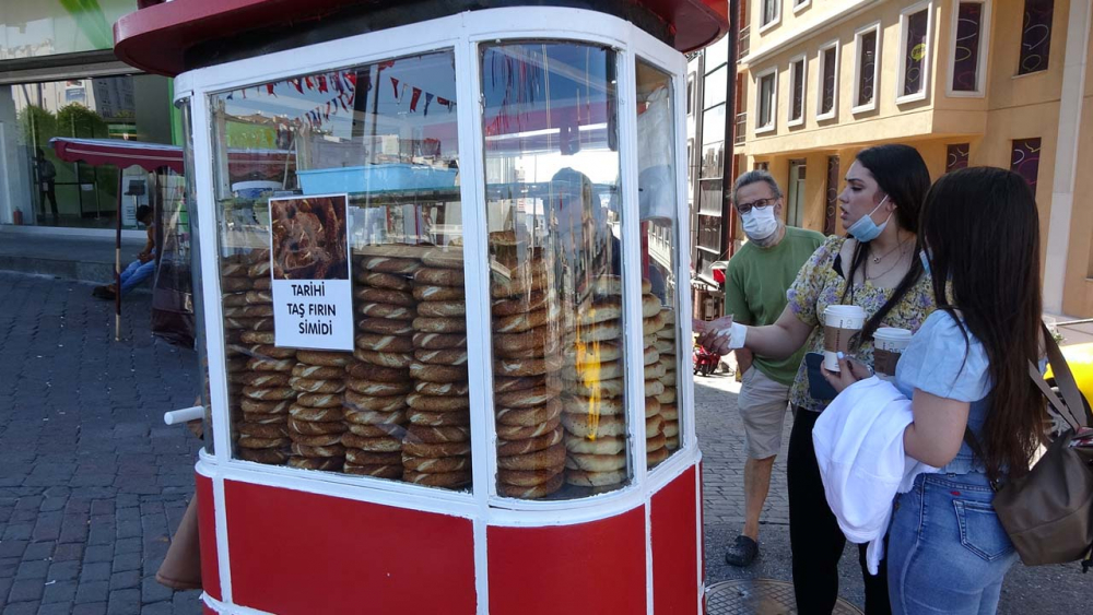 İBB'den tepki çeken hareket! Taksim ve İstiklal'deki simitçi tezgahları kaldırılıyor 6