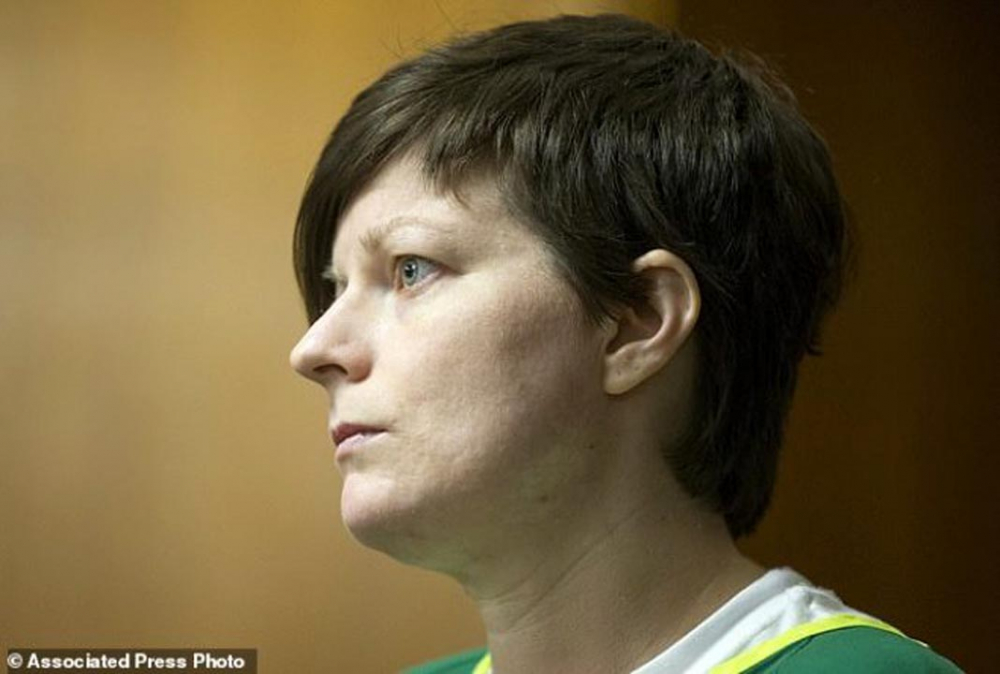 Eski sevgilisinin annesinin kafasını kesip lavaboya attı 2