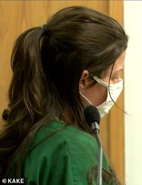 Eski sevgilisinin annesinin kafasını kesip lavaboya attı 4