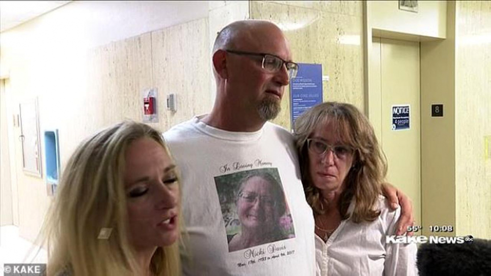 Eski sevgilisinin annesinin kafasını kesip lavaboya attı 5