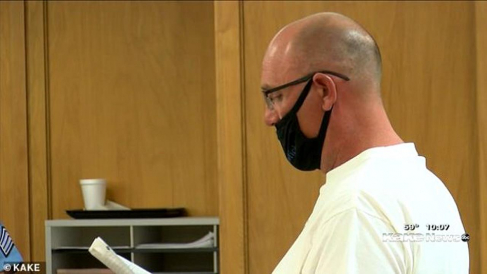 Eski sevgilisinin annesinin kafasını kesip lavaboya attı 8