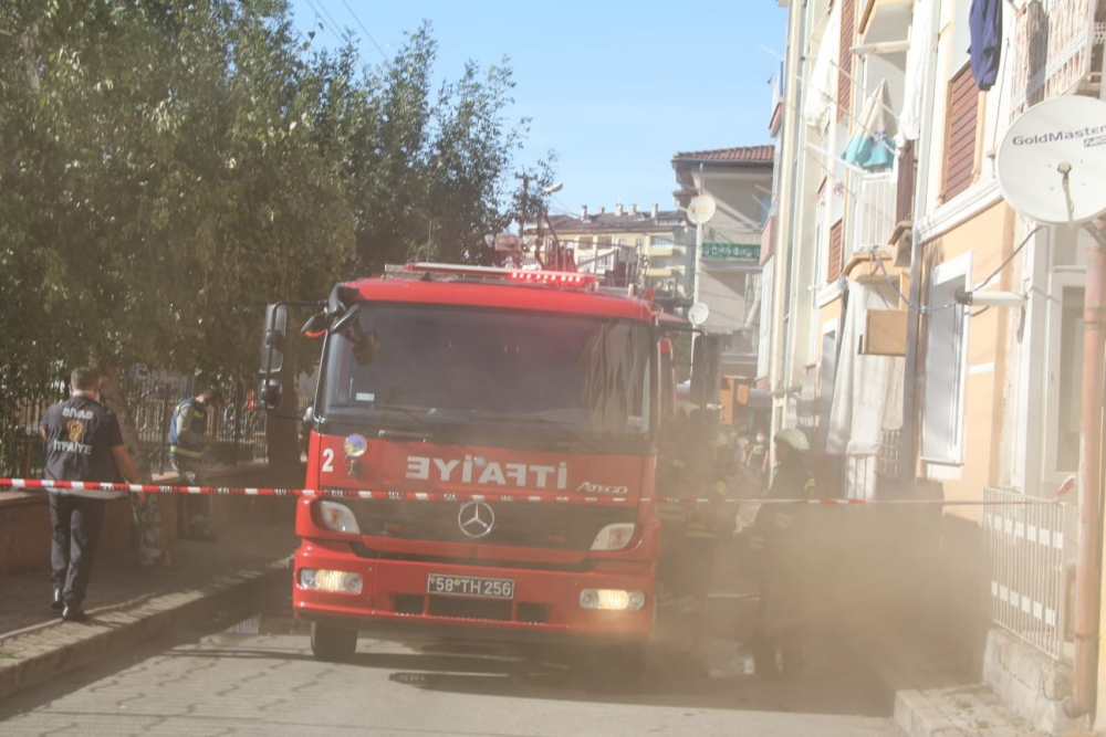 Bodrum katta çıkan yangın paniğe neden oldu 2