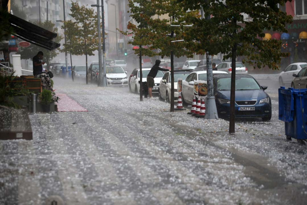 Perşembe ve cuma gününe dikkat! İstanbul için dolu ve hortum uyarısı! 11