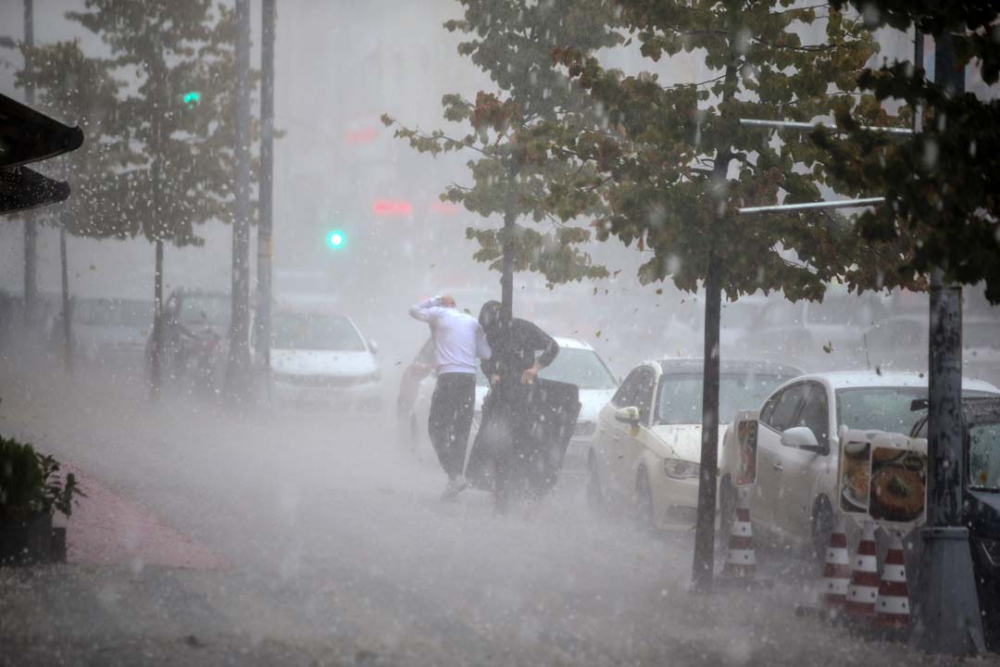 Perşembe ve cuma gününe dikkat! İstanbul için dolu ve hortum uyarısı! 13