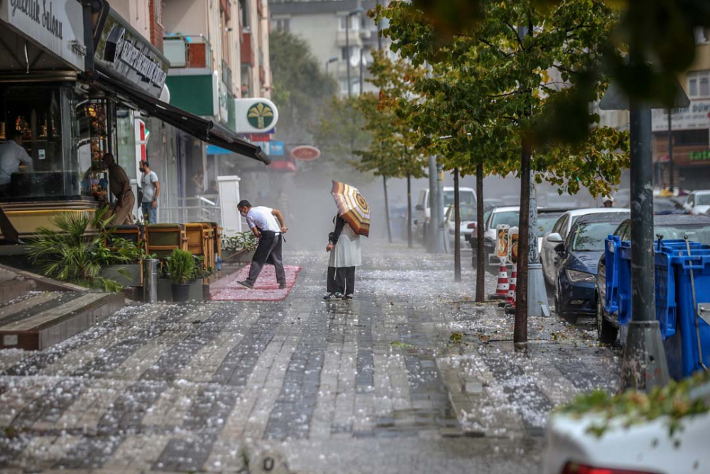 Perşembe ve cuma gününe dikkat! İstanbul için dolu ve hortum uyarısı! 14