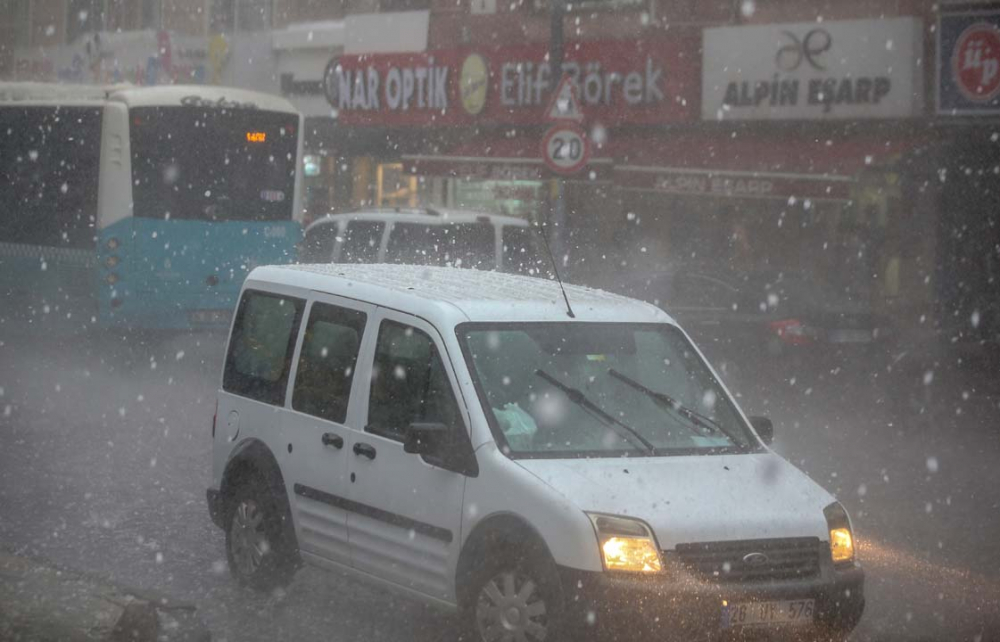 Perşembe ve cuma gününe dikkat! İstanbul için dolu ve hortum uyarısı! 17