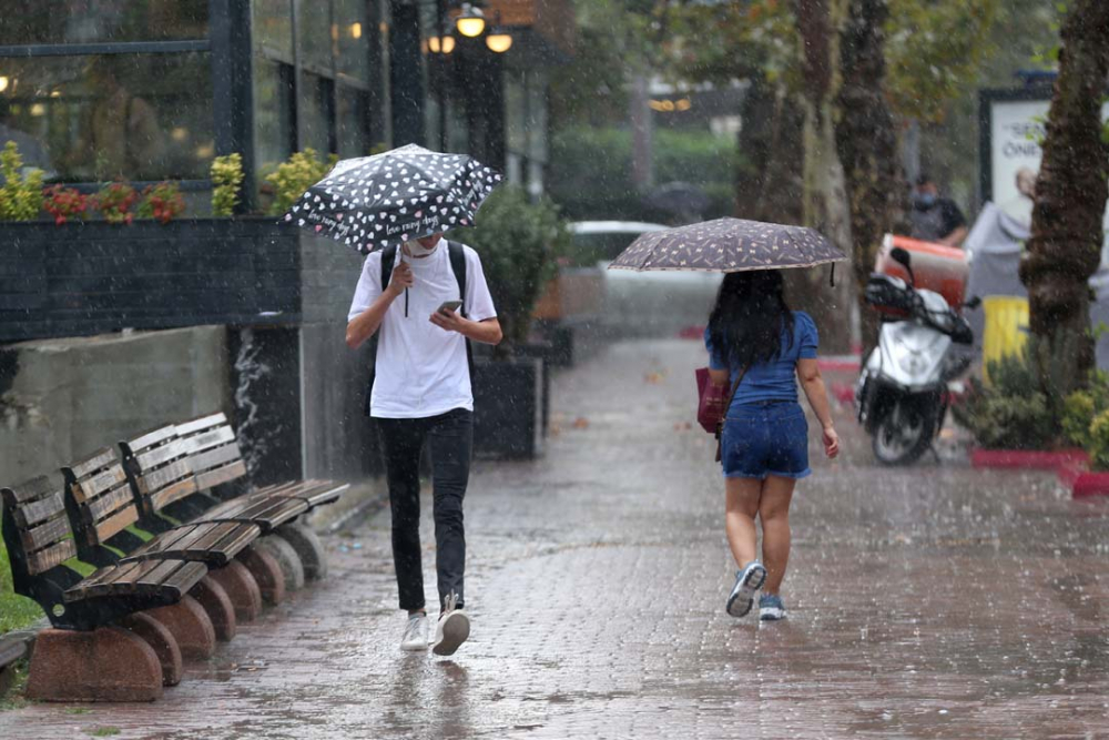 Perşembe ve cuma gününe dikkat! İstanbul için dolu ve hortum uyarısı! 20