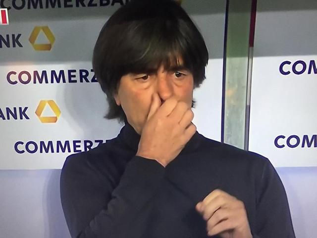 Mide bulandıran görüntü! Joachim Löw, yine burnunu karıştırdı 2