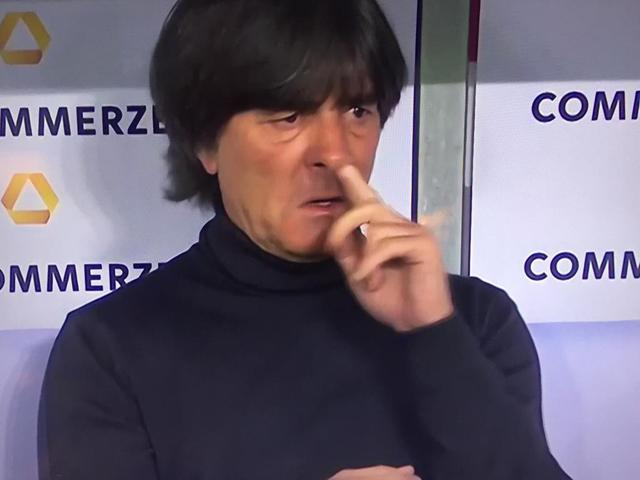 Mide bulandıran görüntü! Joachim Löw, yine burnunu karıştırdı 3