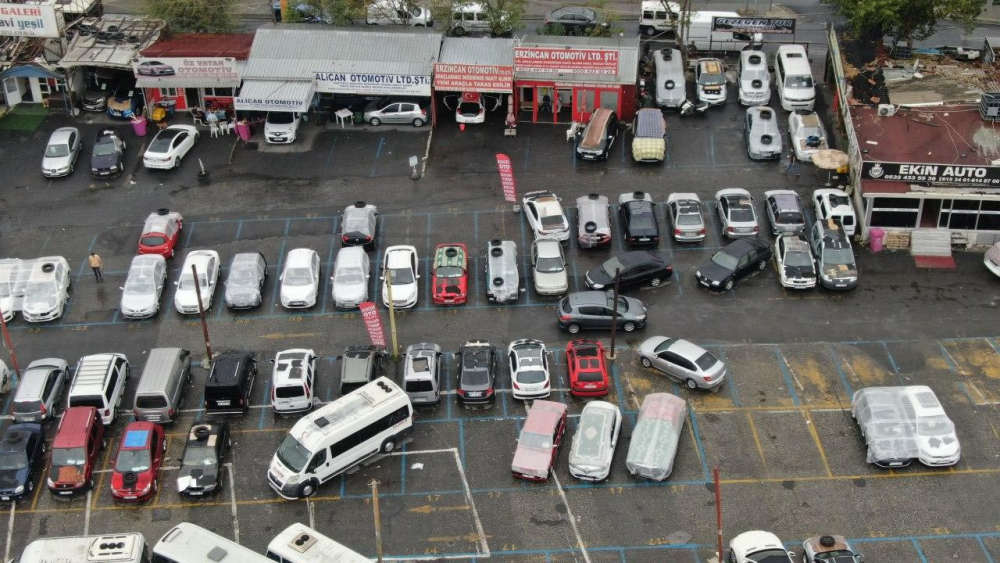 İstanbullular dolu alarmı üzerine harekete geçti! Araçlar zırh gibi kaplandı 8