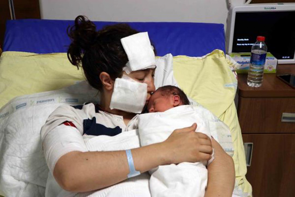Doğum yapan eşini hastane odasında bıçakladı! 18,5 yıl hapis cezası aldı 4