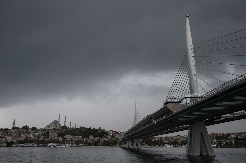 Meteoroloji İstanbul için uyarmıştı! İstanbul'da beklenen olmadı fakat... 10