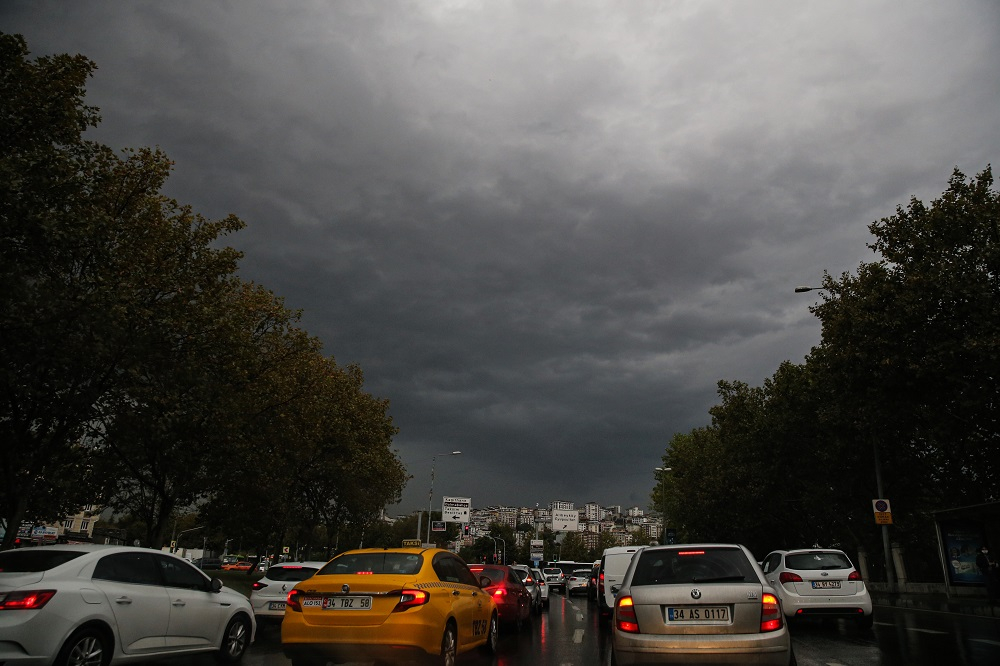 Meteoroloji İstanbul için uyarmıştı! İstanbul'da beklenen olmadı fakat... 2