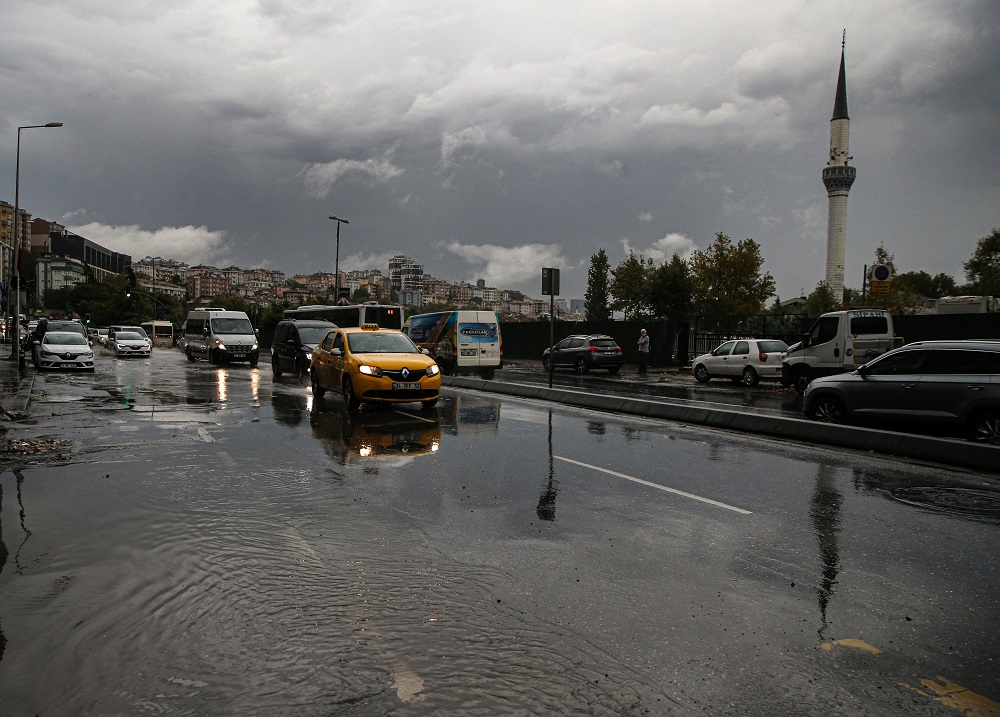 Meteoroloji İstanbul için uyarmıştı! İstanbul'da beklenen olmadı fakat... 6