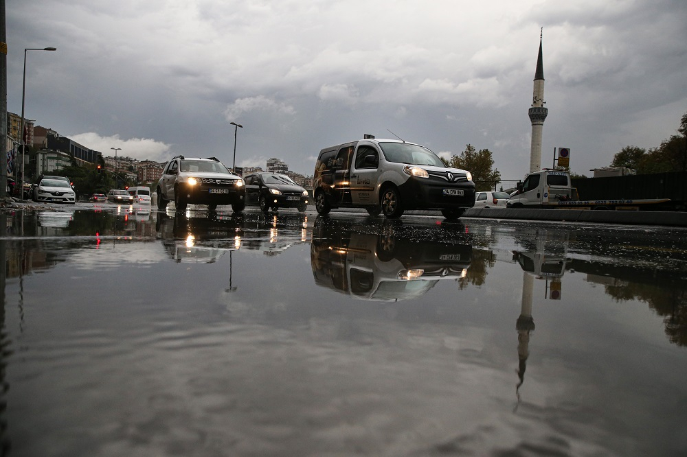Meteoroloji İstanbul için uyarmıştı! İstanbul'da beklenen olmadı fakat... 7
