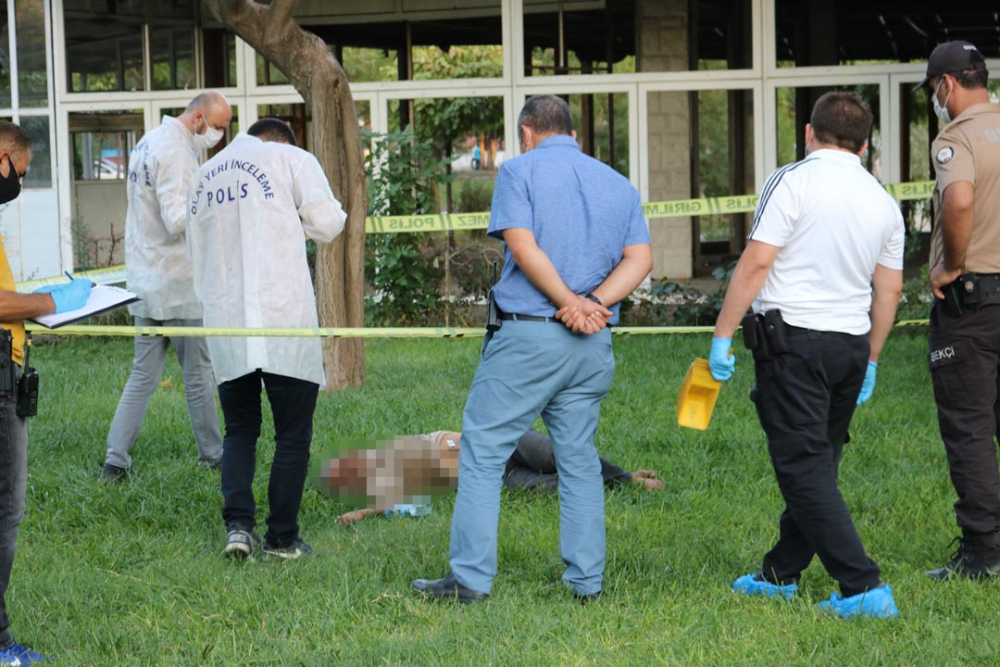 Diyarbakır'da şüpheli ölüm! Parkta erkek cesedi bulundu 1