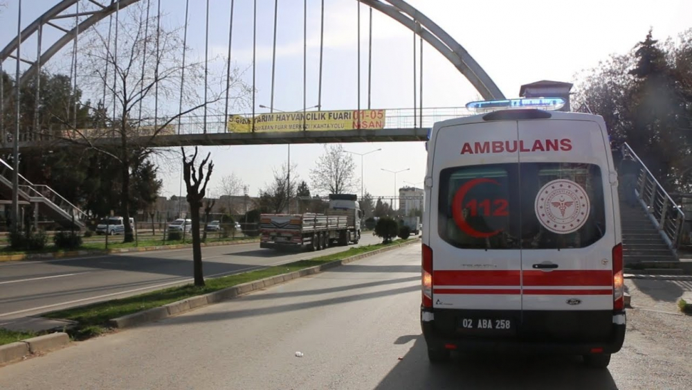 Oğullarının başına levyeyle vurduktan sonra bıçaklayıp iple boğan aileden flaş iddialar! 22